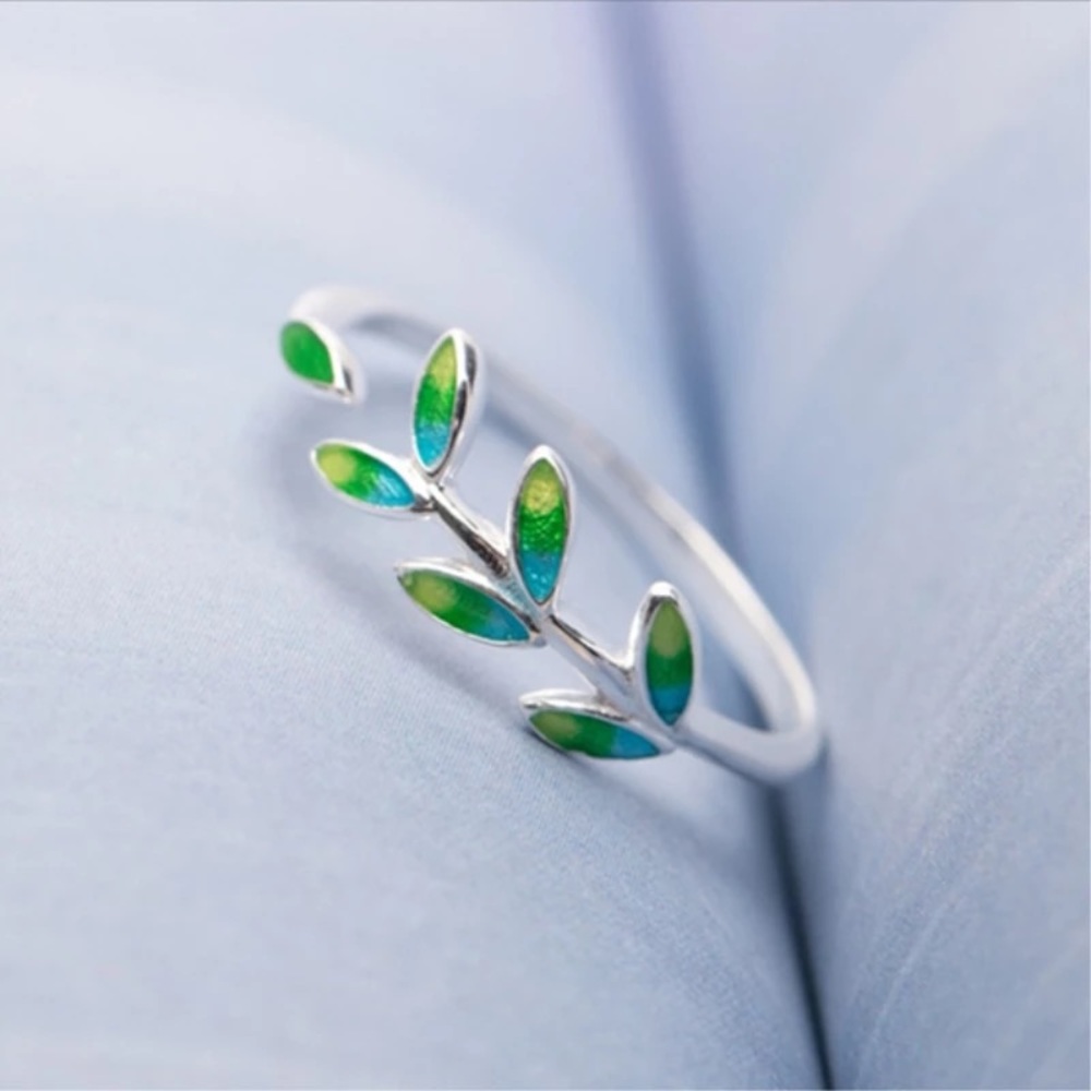 Green leaf  plant silver ring